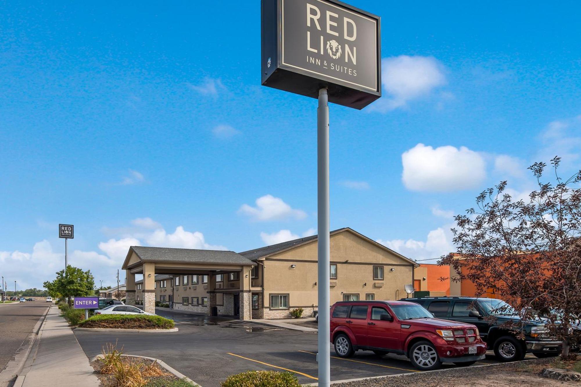 Red Lion Inn & Suites Ontario Exterior photo