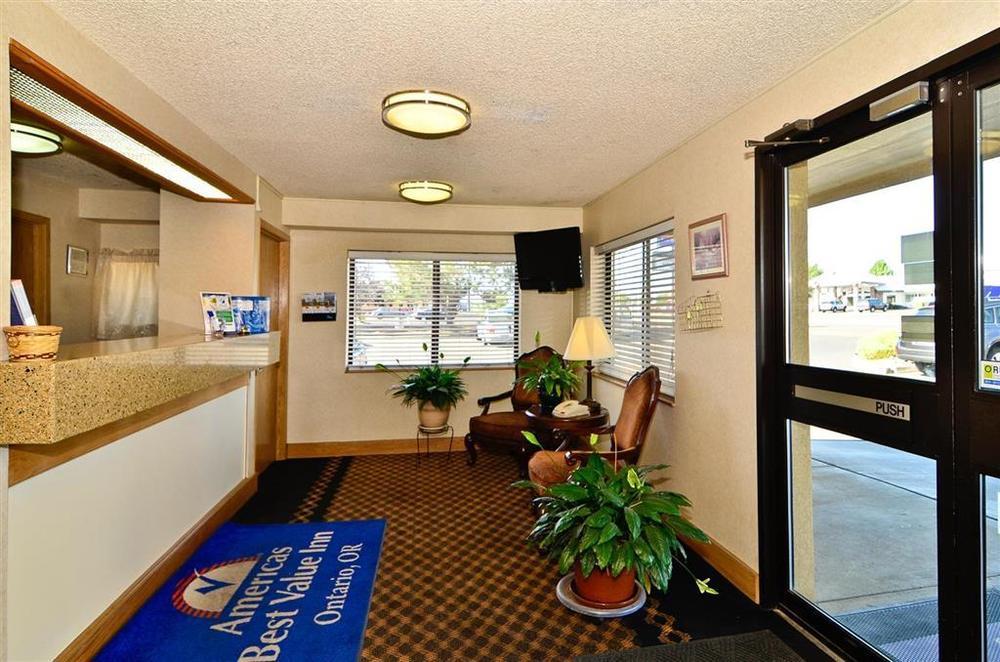 Red Lion Inn & Suites Ontario Interior photo