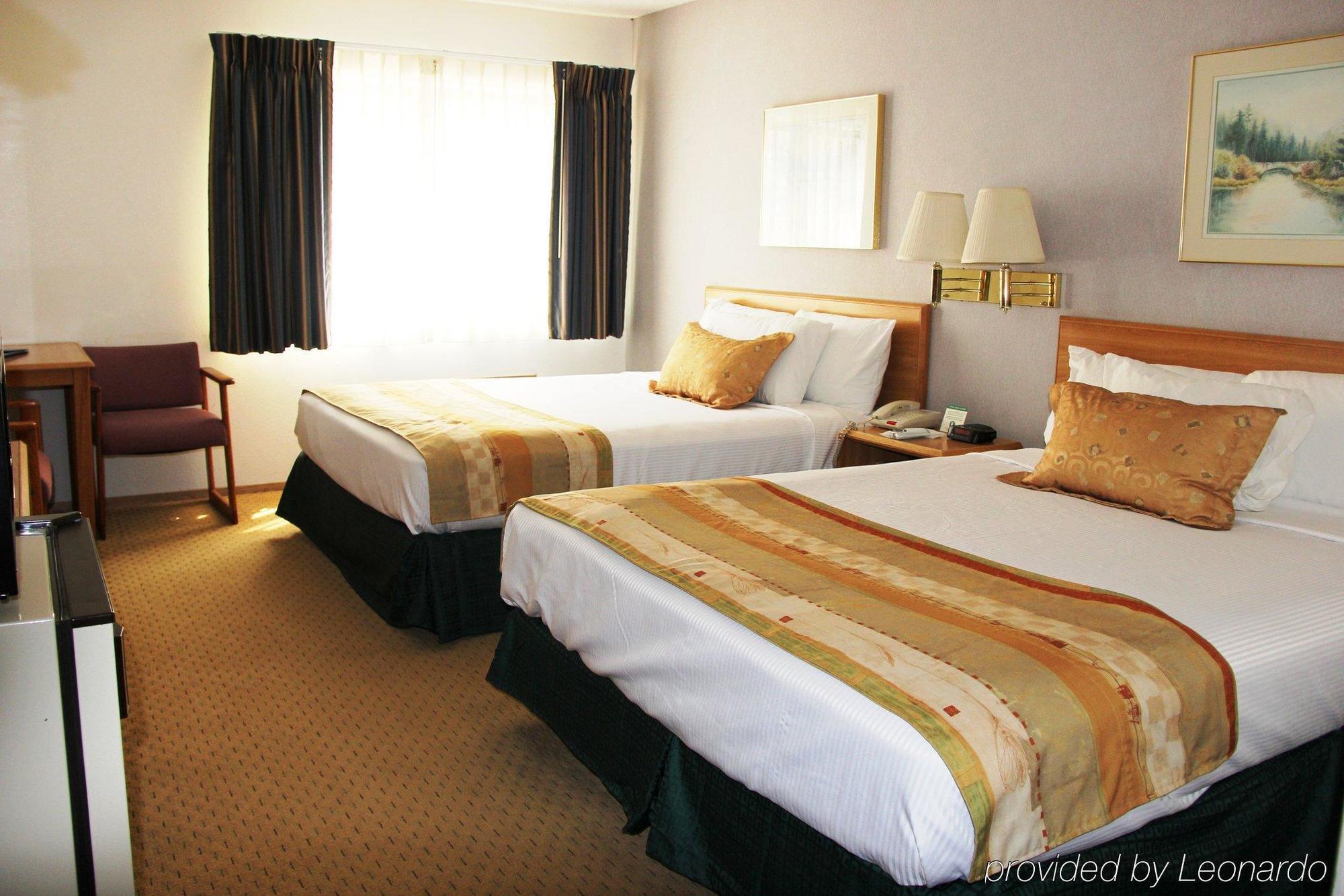 Red Lion Inn & Suites Ontario Exterior photo